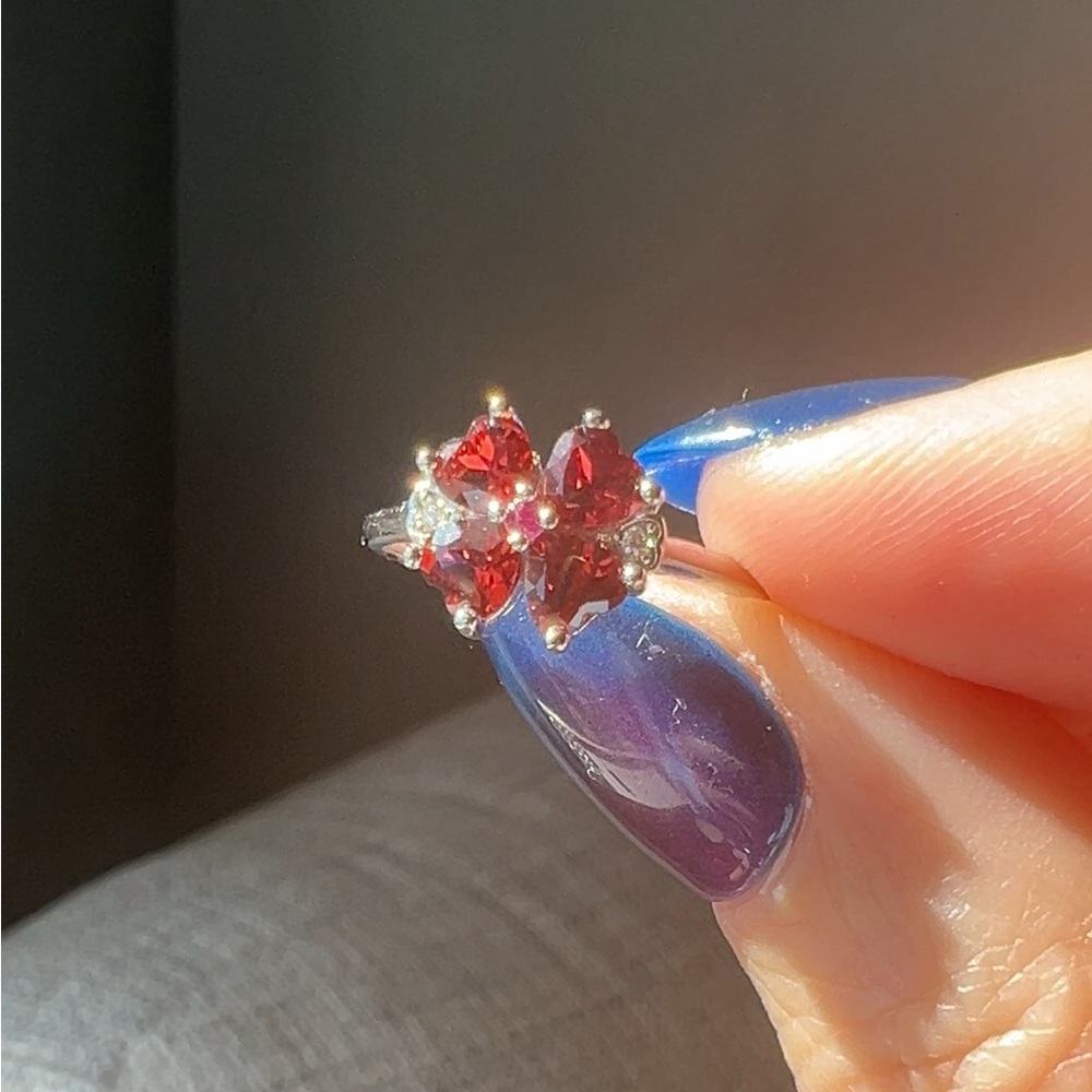 Elegant Garnet Gemstone Clover Silver Ring